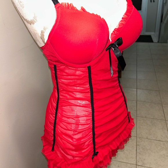 Lingerie - Picture 3 of 4